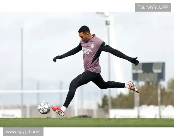 阿诺德：今日事件令人失望，羞辱足球运动